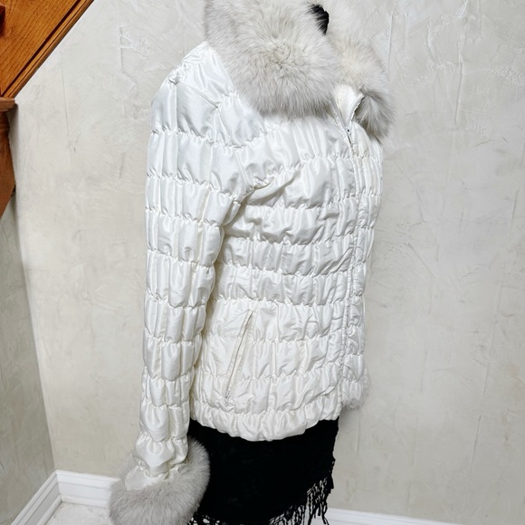 Barely Worn Dino Gaspari Ruched White Jacket.  Detachable Collar and Vest - Picture 6 of 7